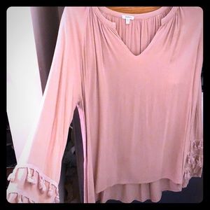 Flowy shirt w/ sleeve tassels